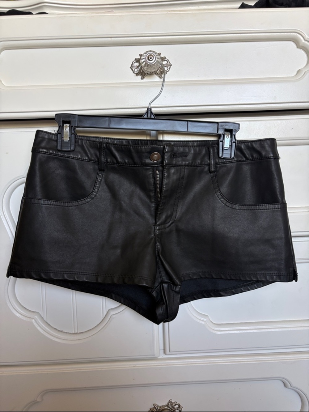 Windsor Black Faux leather shorts
